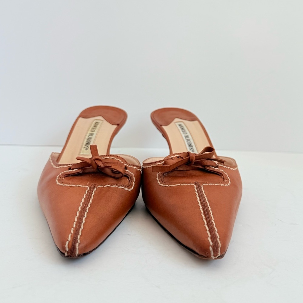 Vintage Manolo Blahnik Brown Leather Contrast Stitch Bow Mule kitten Heels 38.5 - Picture 6 of 9